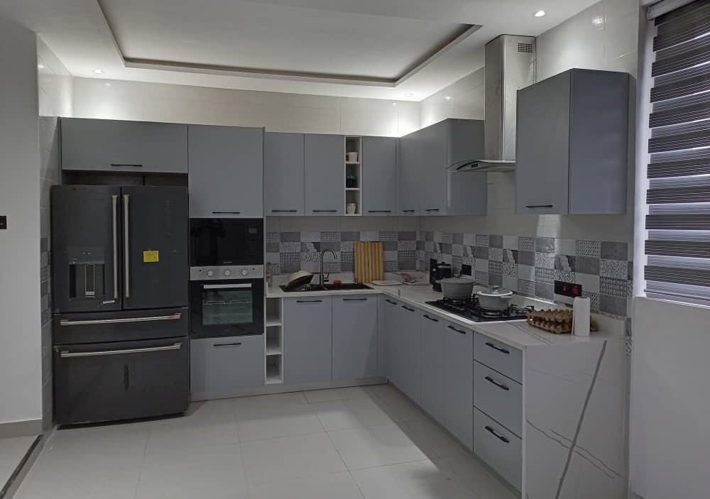 DIAMOND BUILD AND DECOR