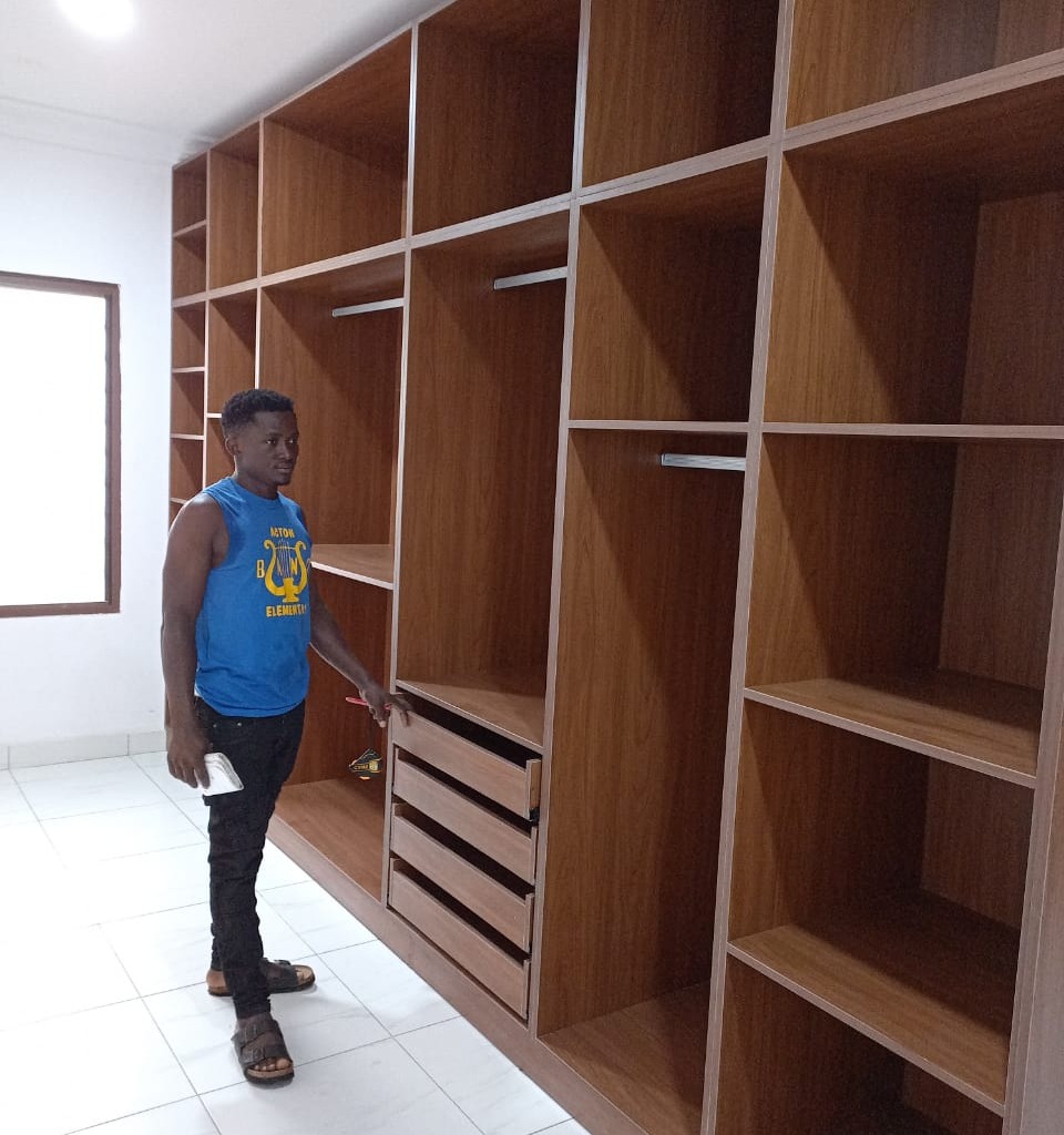 DIAMOND BUILD AND DECOR