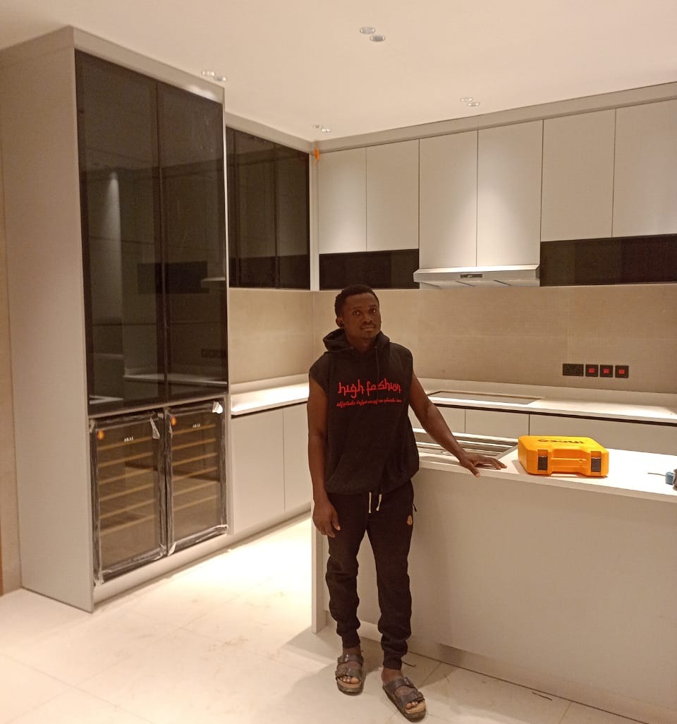 DIAMOND BUILD AND DECOR